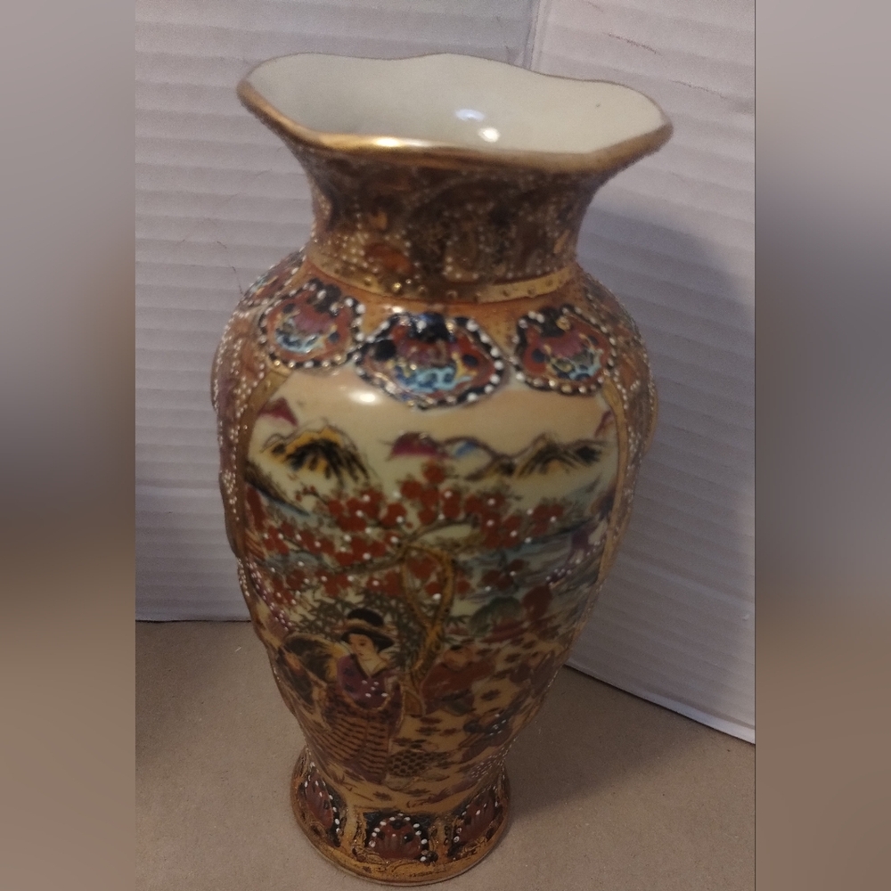 Royal Satsuma Japanese Style Multicolor Vase
